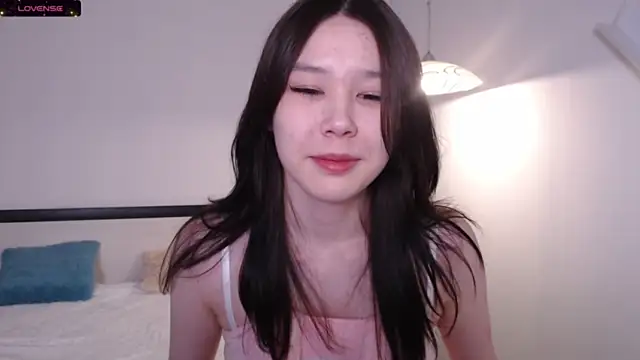 MianHelle xxx nude stripping on webcam for live sex video chat