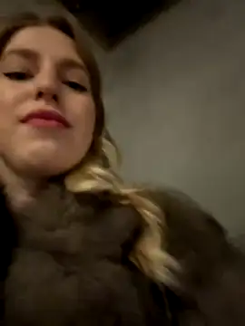 Kira_Miu xxx nude stripping on webcam for live sex video chat