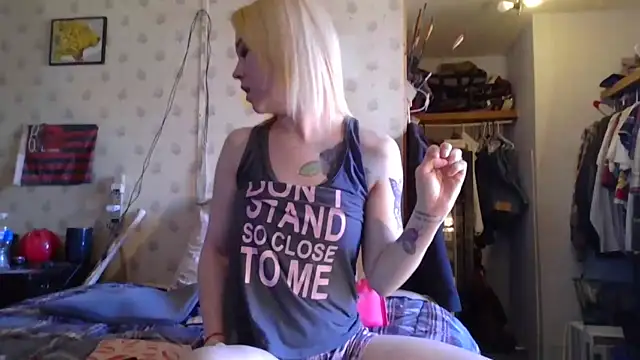 Hottiewithabody26 xxx nude stripping on webcam for live sex video chat
