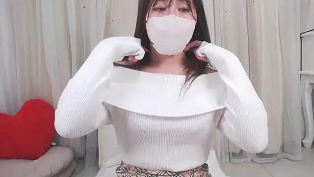 Kyoka_xoxo xxx nude stripping on webcam for live sex video chat
