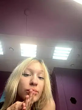 Smo_Kerri18 xxx nude stripping on webcam for live sex video chat