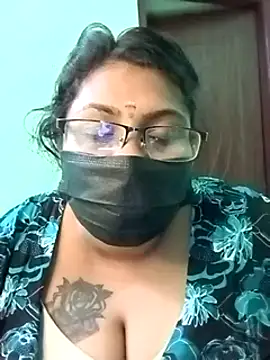 Tamil-jaanu xxx nude stripping on webcam for live sex video chat
