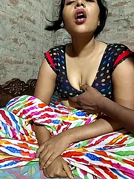 Yourhotybhabhi xxx nude stripping on webcam for live sex video chat
