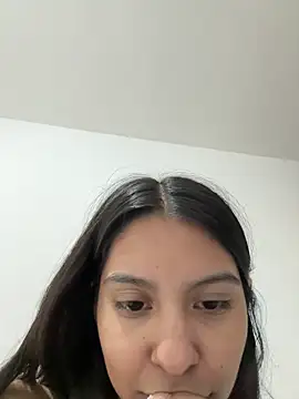 Valeedoll xxx nude stripping on webcam for live sex video chat