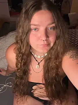 Badcurvy xxx nude stripping on webcam for live sex video chat