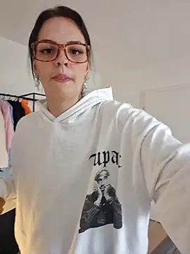 JUJUICY- xxx nude stripping on webcam for live sex video chat