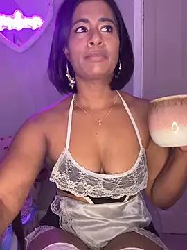 Melarose82 xxx nude stripping on webcam for live sex video chat