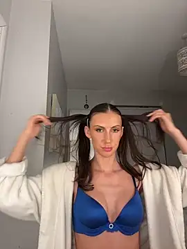 MilaRenee xxx nude stripping on webcam for live sex video chat