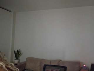 SexiiCaramelBaddie xxx nude on webcam – Live Sex Chat